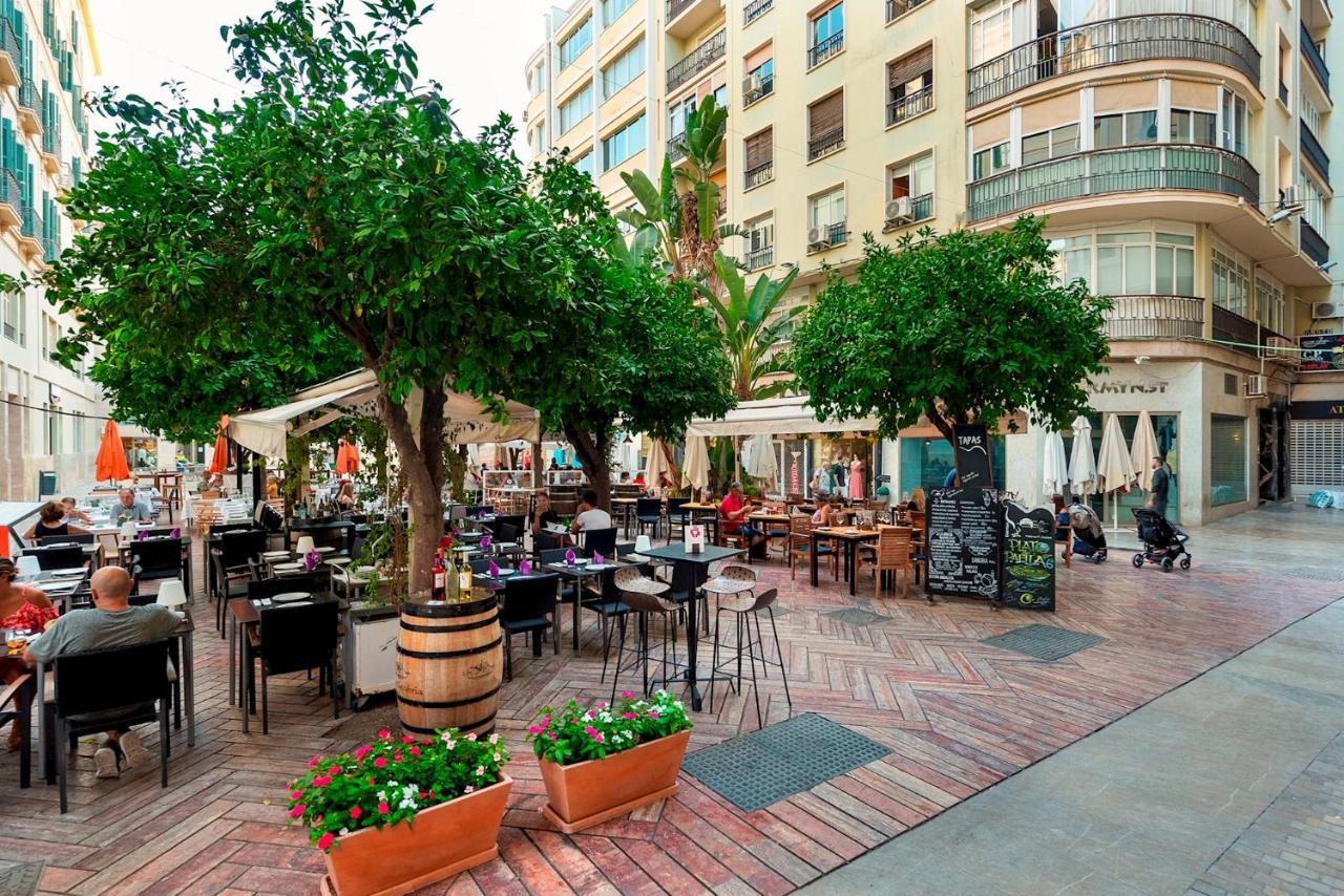 Genteel Home Plaza de las Flores Málaga Exterior foto